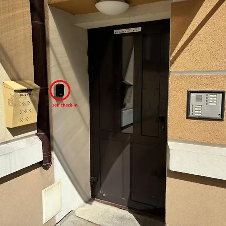 #chodkiewicza Fv Self Check In Apartament *