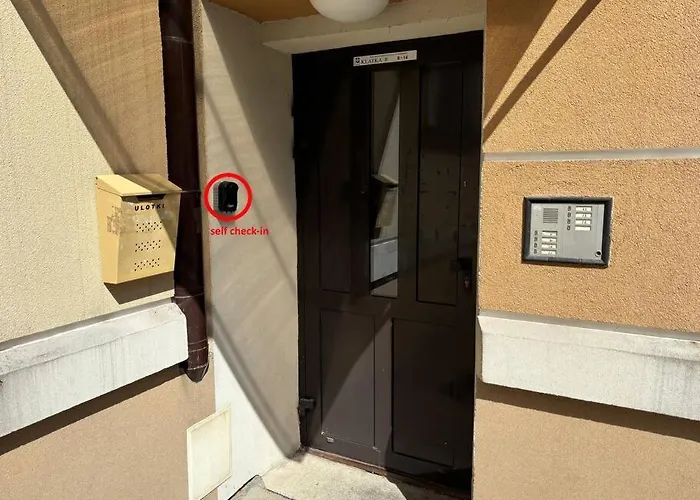 #chodkiewicza Fv Self Check In By Okazja Apartment *